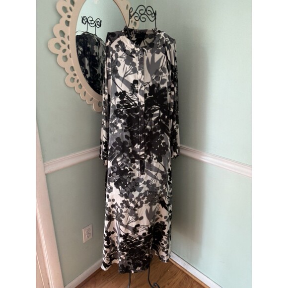 Natori Robe Housecoat Womens 1X Black Floral Long Sleeve Zip Kimono Pockets - Picture 1 of 5